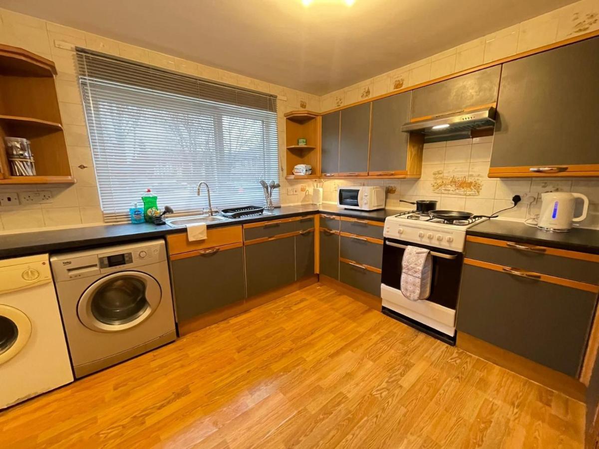 Spacious Bedroom In Beckton London Eksteriør bilde